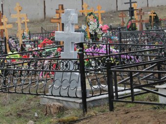 Мужчину задержали за кражу могильной ограды годичной давности