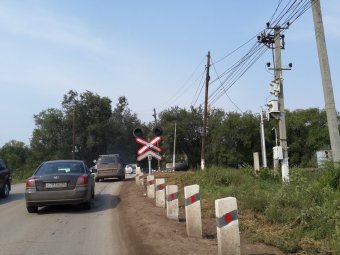В начале недели будет перекрыт железнодорожный переезд в Энгельсском районе