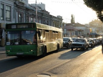 До марта 2016 года в Саратове рекламные плакаты демонтируют с 80 зданий на улице Московской