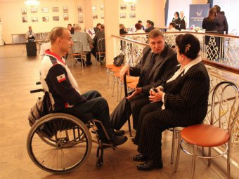 Инвалид-колясочник высказал опасение об отсутствии «доступной среды» в новом аэропорте в Сабуровке