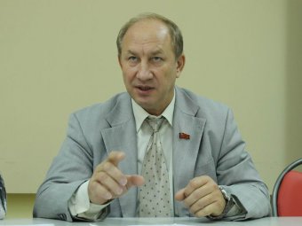 Валерий Рашкин требует заморозить стоимость ОСАГО