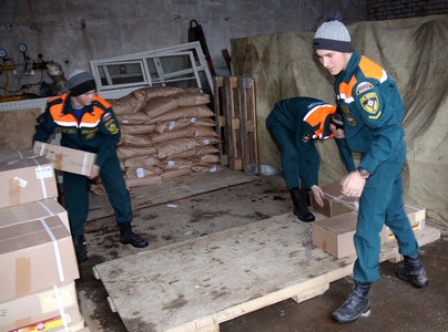 Из Саратова в Крым отправили электростанцию и продукты питания