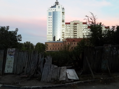 Жителям нескольких улиц в районе Ильинской площади до вечера отключили воду