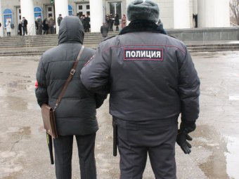 Саратовские «оборотни в погонах» отправятся в колонию за мошенничество на полтора миллиона рублей