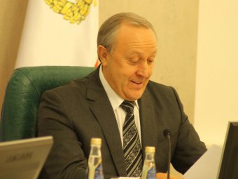 На закрытой встрече с директорами заводов Валерий Радаев заявил о «задаче» нарастить оборонзаказ на десять процентов