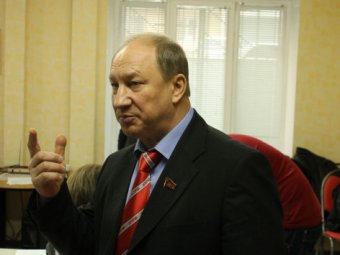 Валерий Рашкин и его соратники вышли протестовать к зданию Госдумы