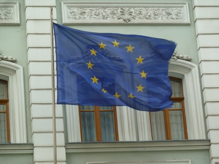 Евросоюз продлевает антироссийские санкции еще на полгода
