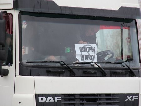 Путин вновь предложил отменить транспортный налог для владельцев тяжелых грузовиков