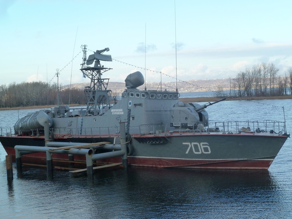 В Энгельсе боевой корабль «Покровский сторожевой» установлен на вечную стоянку