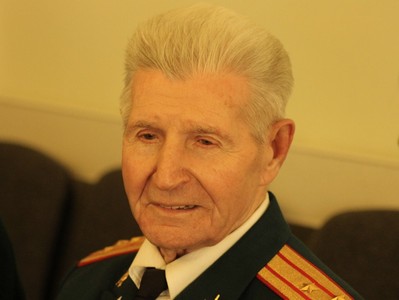 Ветеран Георгий Фролов пожаловался Сараеву на дороговизну жизни в «Пентагоне»