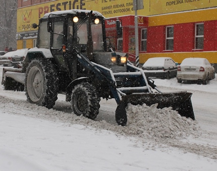 Снегопад в Саратове. Стал известен список улиц, на которых ограничат движение для уборки