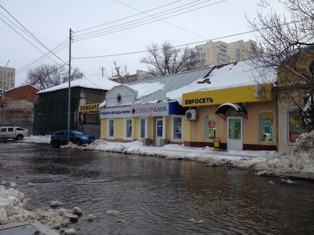 Потоп на Дзержинского. «Водоканал» отключил воду в здании ФСБ