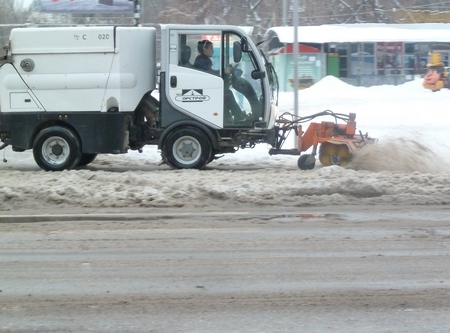 На проспекте Энтузиастов запретят парковаться на время уборки снега
