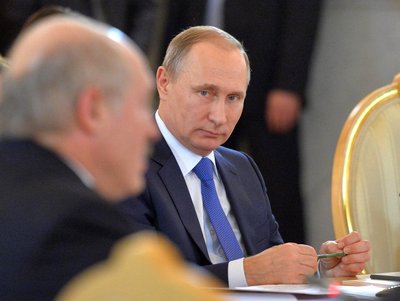 Путин передал функции по регулированию алкогольного рынка министерству финансов РФ