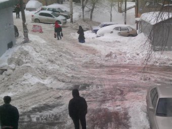 Жители: Чиновник администрации отчитался депутату о расчистке дорог в Углевке, а снег остался