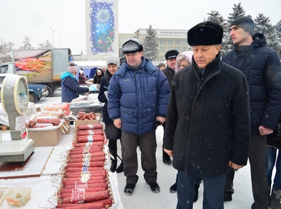 Валерий Радаев удивился отсутствию очередей за сахаром на ярмарке