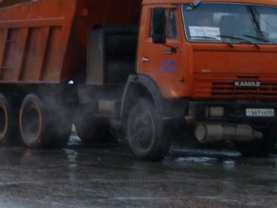 В Саратове подрезанная КамАЗом BMW X5 перевернулась и врезалась в грузовую «ГАЗель»