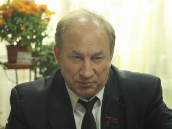 Валерий Рашкин усмотрел коррупцию в использовании вертолета губернатором