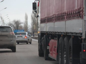 Задержанные в Саратове украинские фуры отпустили со стоянок