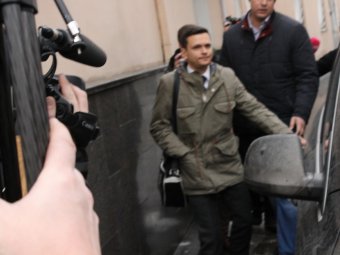 «Офицер» и «патриот Кадырова» пытался сорвать пресс-конференцию Ильи Яшина, полиция попросила всех выйти. Видео