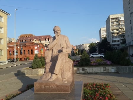 Институт мировой литературы РАН попросил Мединского оставить памятник Федину на его историческом месте