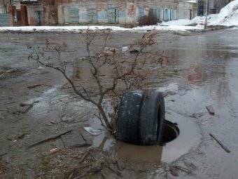 За год с люков тепловых камер в Саратове украли 89 крышек