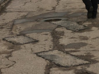 ОПРОС. Саратовцы не верят обещанию Радаева Путину починить дороги в городе