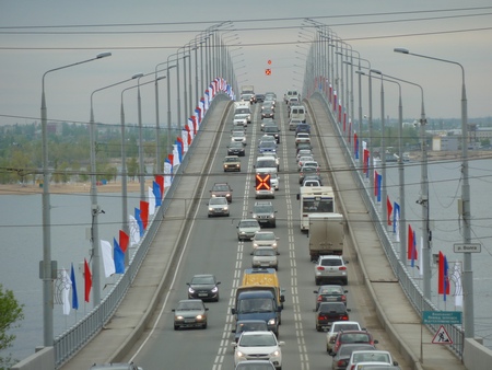 В Саратове мосты украсят флагами и иллюминацией