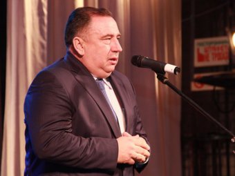 В ДК «Россия» собрались тысяча саратовских женщин и Валерий Сараев