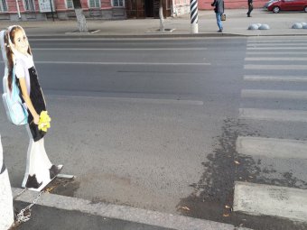 В Саратове водитель сбил переходившую по «зебре» школьницу и скрылся с места ДТП