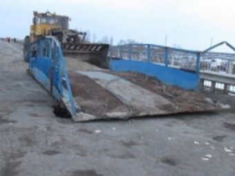 По обвалившемуся мосту через Камелик разрешили ездить легковым автомобилям