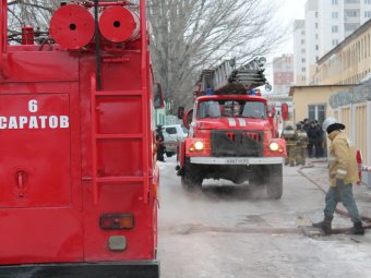 В результате пожара в саратовской квартире пострадала женщина