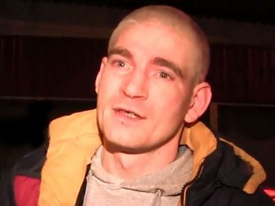 В Саратове попавший в ДТП неадекватный водитель снял трусы перед полицейскими