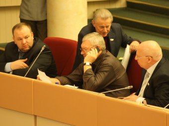 Александр Ландо отвлекал депутатов во время заседания облдумы