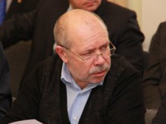Депутат гордумы отчитал начальника УМВД за «сюрреализм» при эвакуации автомобилей в Саратове