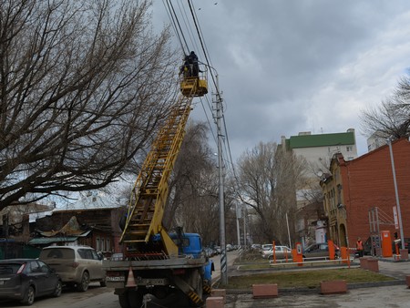 Смертельное ДТП на Киселева. Рабочие МУП «Саргорсвет» приехали чинить столб после аварии