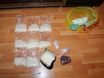 Наркополицейские изъяли из квартиры в Саратове 3,5 килограмма синтетических наркотиков