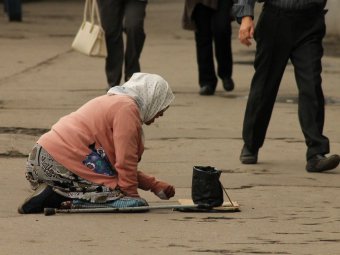 Плехановский университет: Уровень бедности россиян за год вырос на 21 процент и продолжит расти дальше