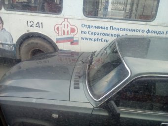На Московской столкнулись «Волга» и троллейбус