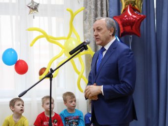 На открытии детского сада Валерий Радаев объявил о завершении программы по строительству дошкольных учреждений в Саратове