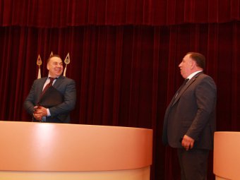 Сити-менеджер пригласил депутатов на высадку деревьев в новом городском парке