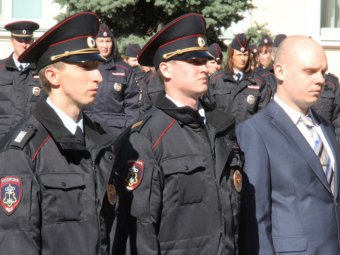 Саратовский дружинник и два полицейских награждены за задержание вооруженного разбойника
