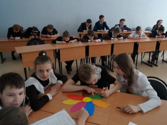 «Единая Россия» обсудила с саратовскими школьниками толерантное отношение к «особенным» детям
