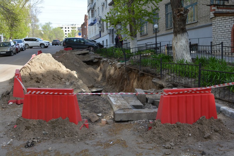 Из-за работ энергетиков перекрыт участок улицы Бахметьевской