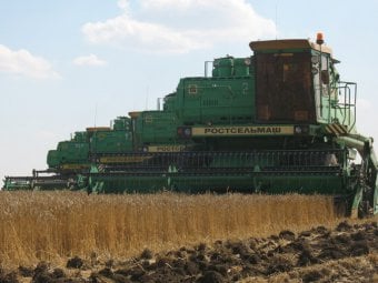 Валерий Радаев поставил задачу собрать в этом году не менее четырех миллионов тонн зерна