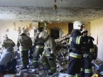 В результате взрыва газа в Балакове оказались разрушены пять квартир многоэтажного дома. Видео