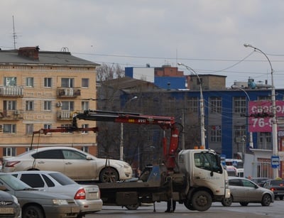 Облдума рассматривает закон о принуждении саратовцев к оплате услуг эвакуатора и штрафстоянки