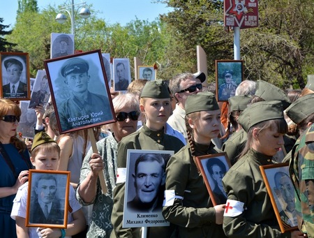 Полиция насчитала 180 тысяч участников акции «Бессмертный полк» в Саратовской области
