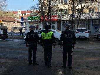 Полиция разыскивает водителя, сбившего женщину на улице Ломоносова и скрывшегося с места ДТП