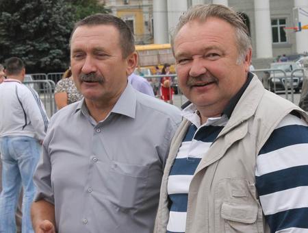 В Петровске вместе с Заиграловым в отставку ушел оскандалившийся глава района Горячев